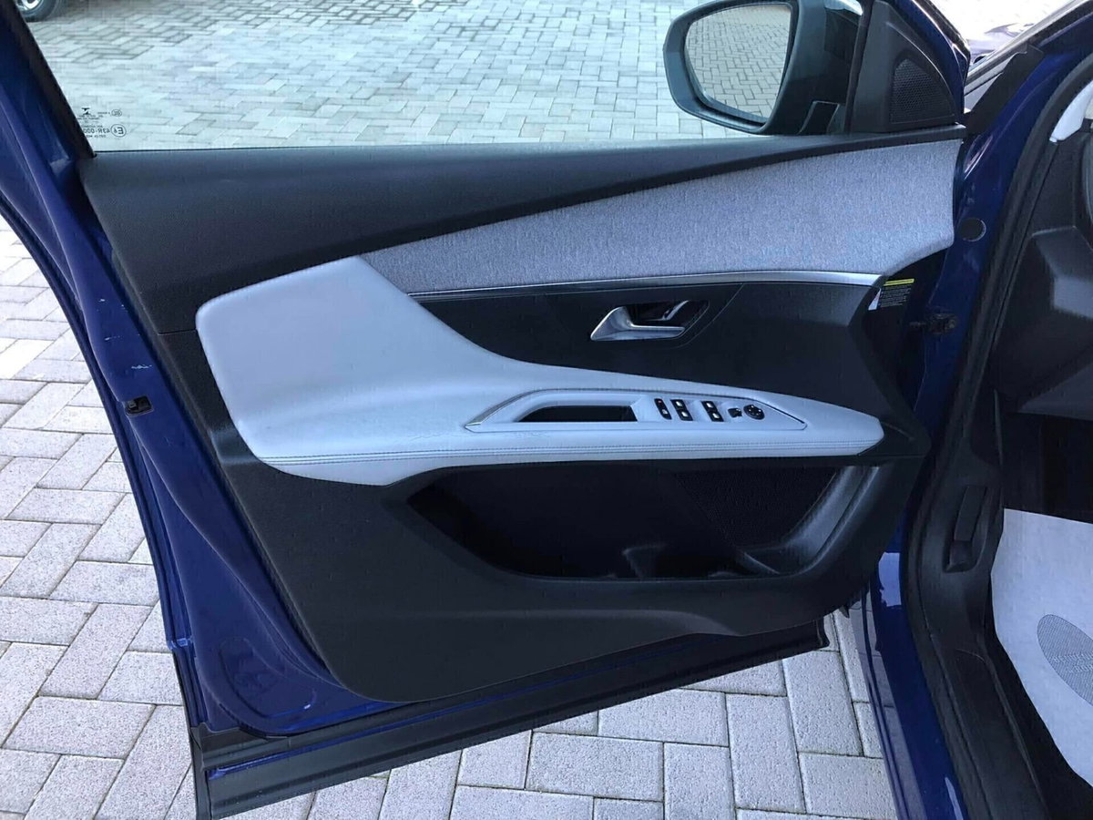 Peugeot 3008 BlueHDi 130 S&S EAT8 Allure Pack (10)