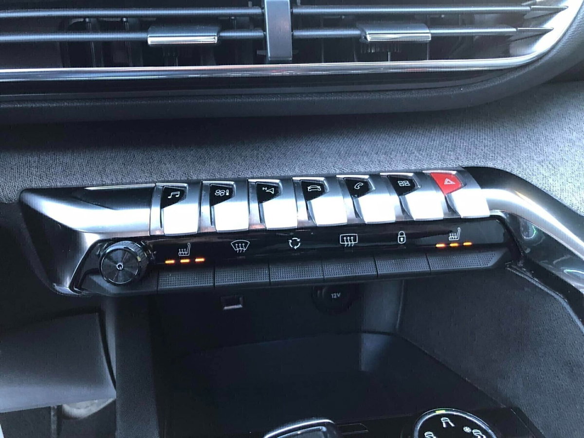 Peugeot 3008 BlueHDi 130 S&S EAT8 Allure Pack (8)