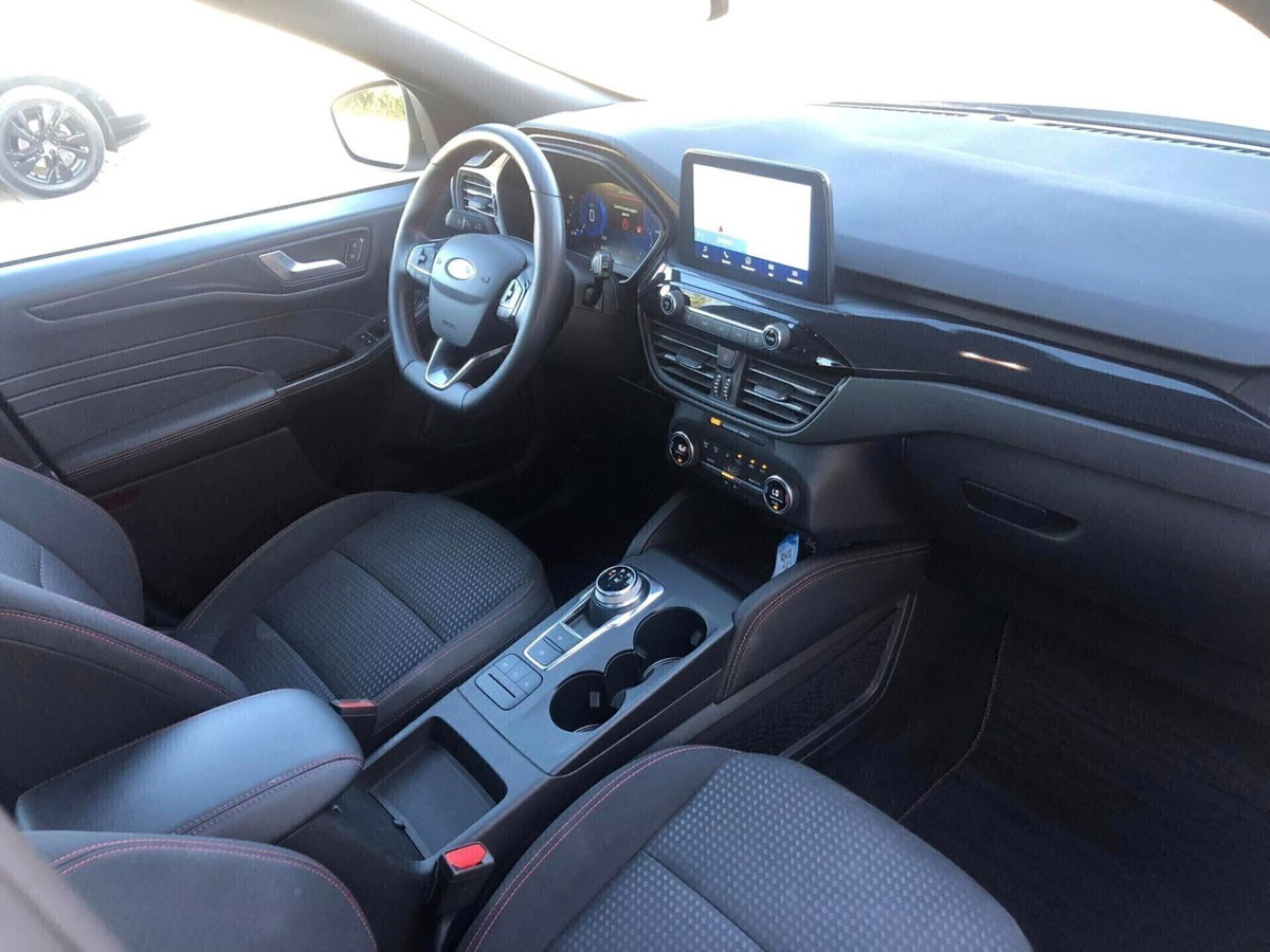 Ford Kuga 1.5 EcoBlue 120 CV aut. 2WD ST-Line X Design (10)