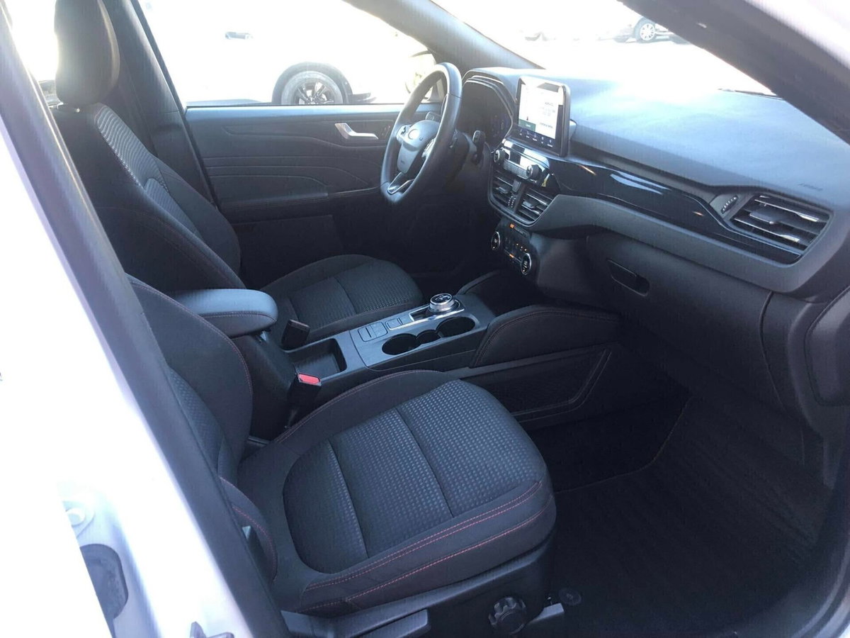 Ford Kuga 1.5 EcoBlue 120 CV aut. 2WD ST-Line X Design (11)