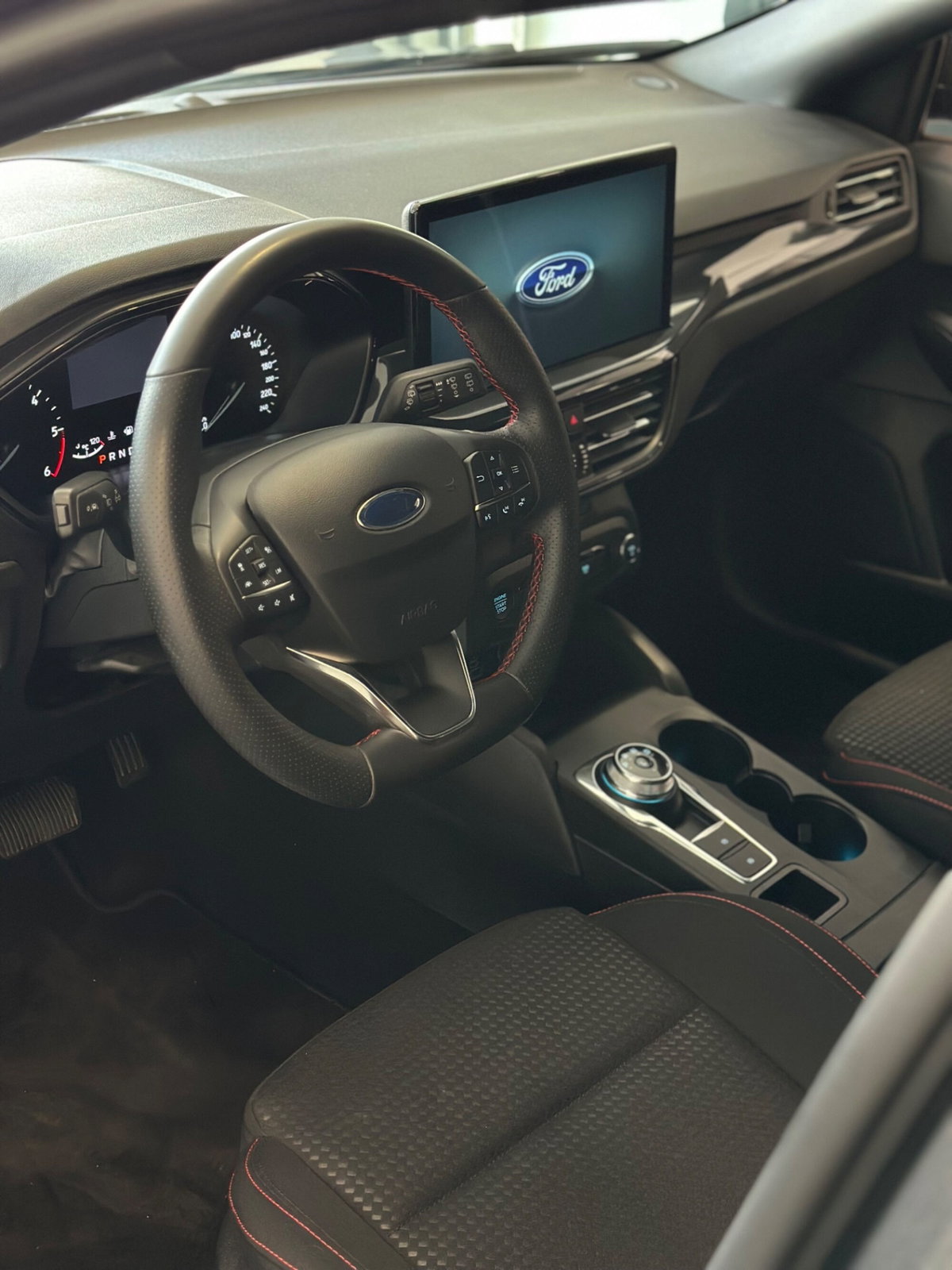 Ford Focus 1.5 EcoBlue 115 CV automatico 5p. ST-Line Style (6)