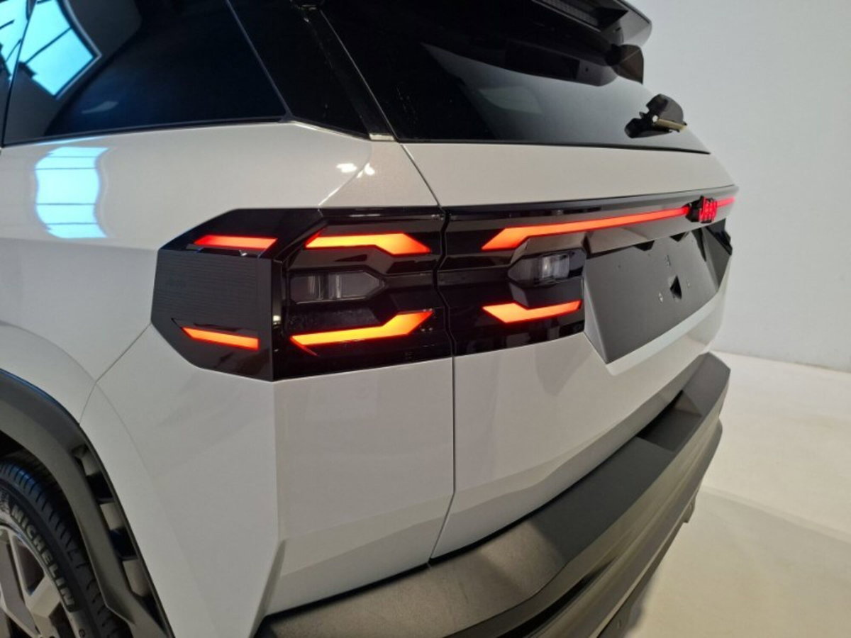 Jeep Compass 1.2 turbo 48V e-hybrid Summit fwd 145cv edct6 (10)