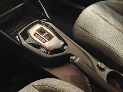 Peugeot 2008 1.2 hybrid Active 136cv e-dcs6 (13)