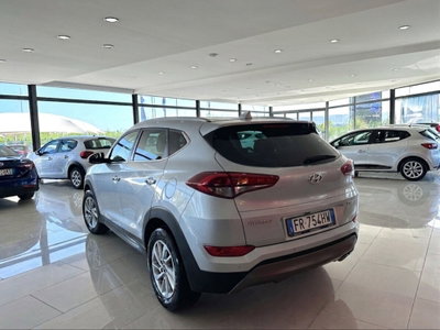 Hyundai Tucson 1.7 CRDi XPossible (2)