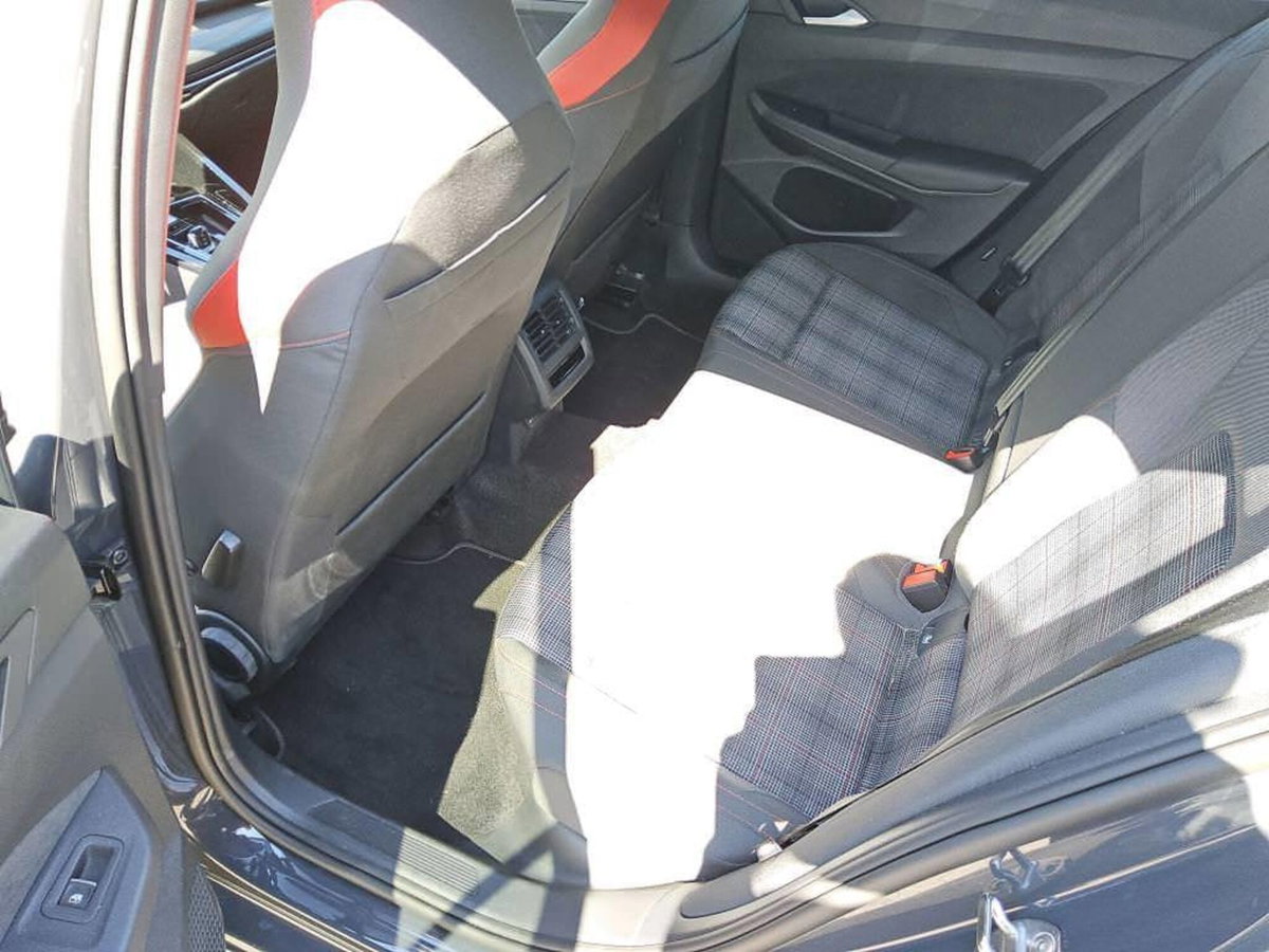 Volkswagen Golf 2.0 TSI GTI DSG (8)