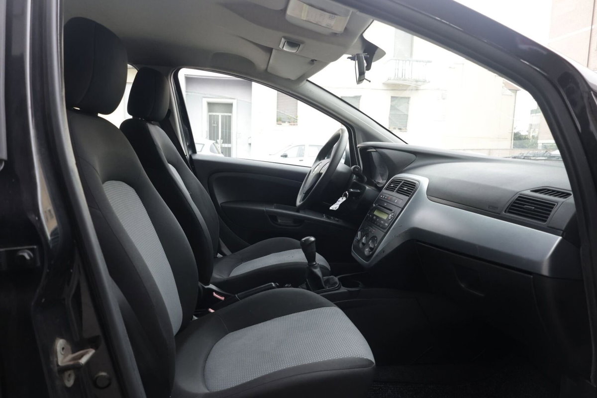 Fiat Grande Punto 1.3 MJT 75 CV 5 porte S&S Actual (8)