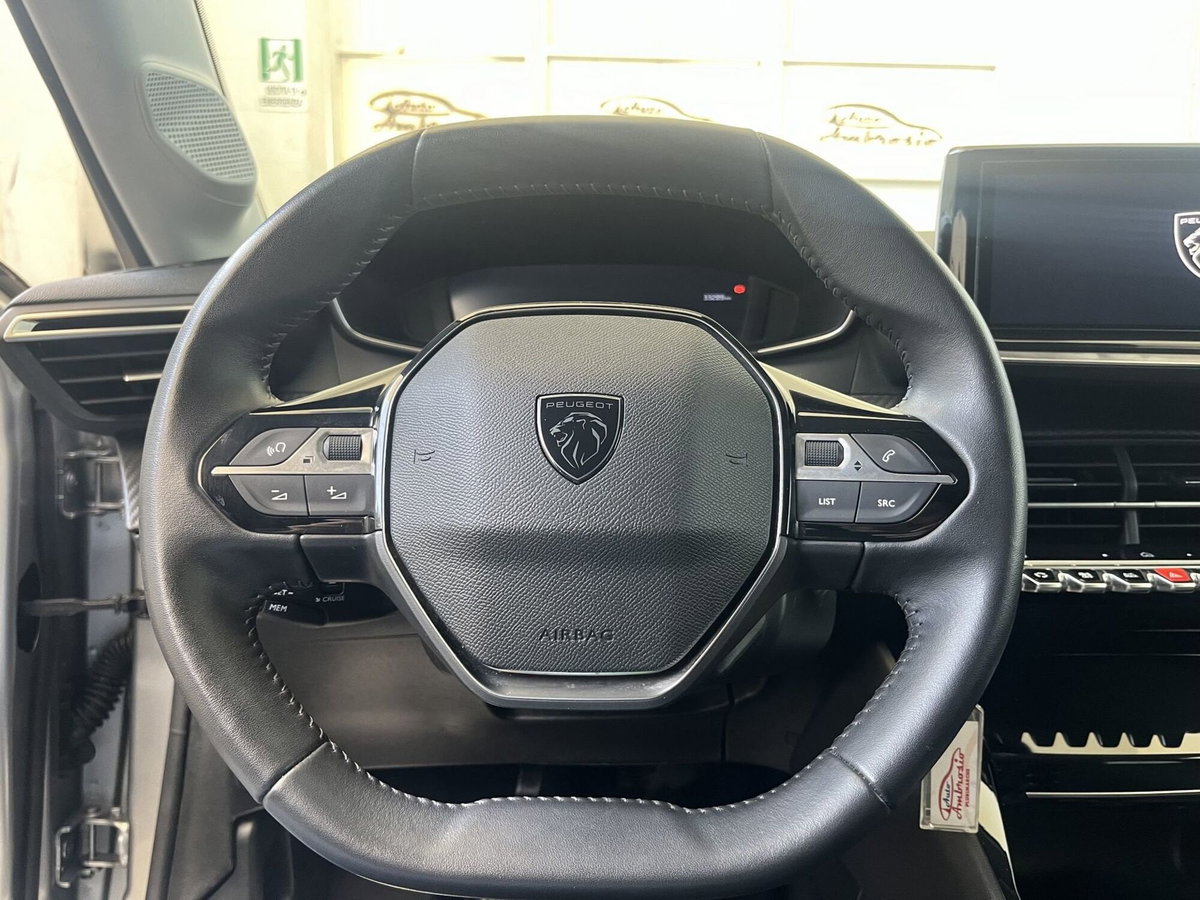 Peugeot 208 PureTech 100 Stop&Start 5 porte Allure (9)