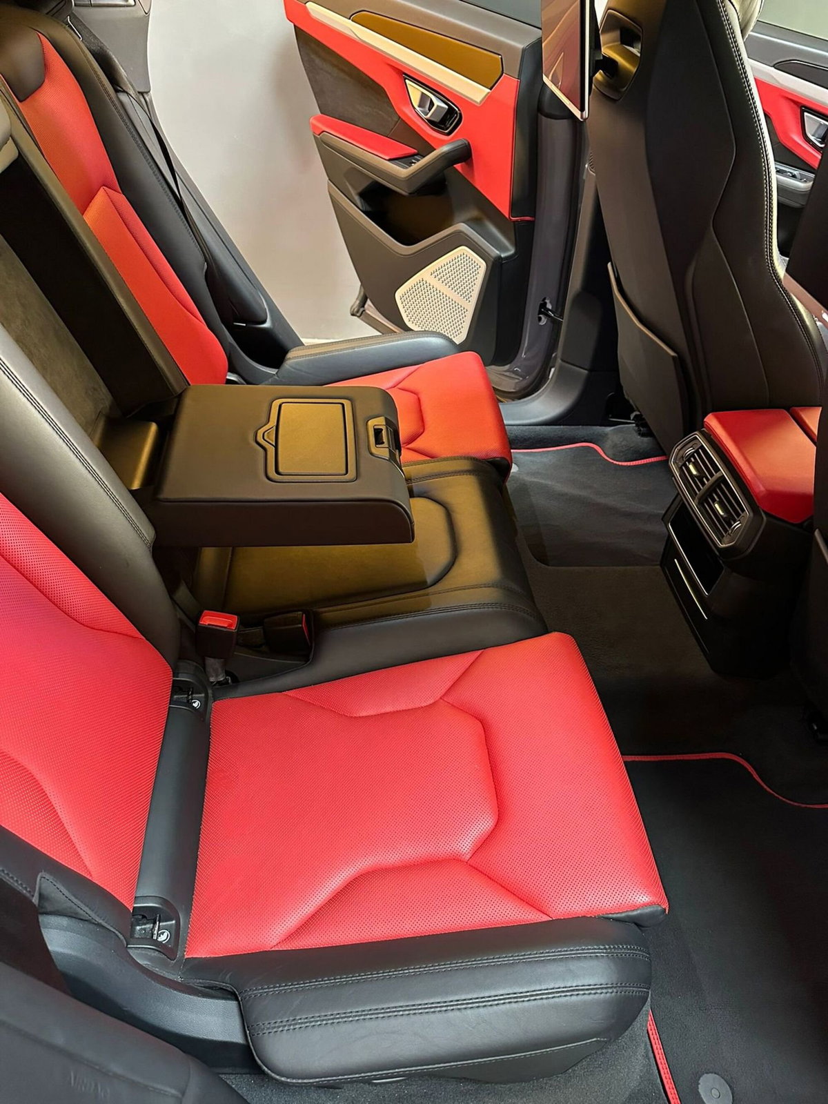 Lamborghini Urus 4.0 (15)