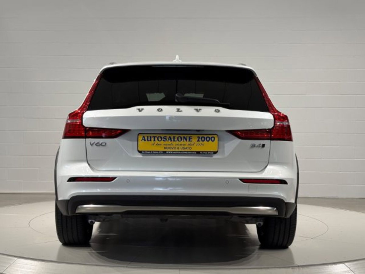 Volvo V60 Cross Country 2.0 b4 Plus awd auto (4)