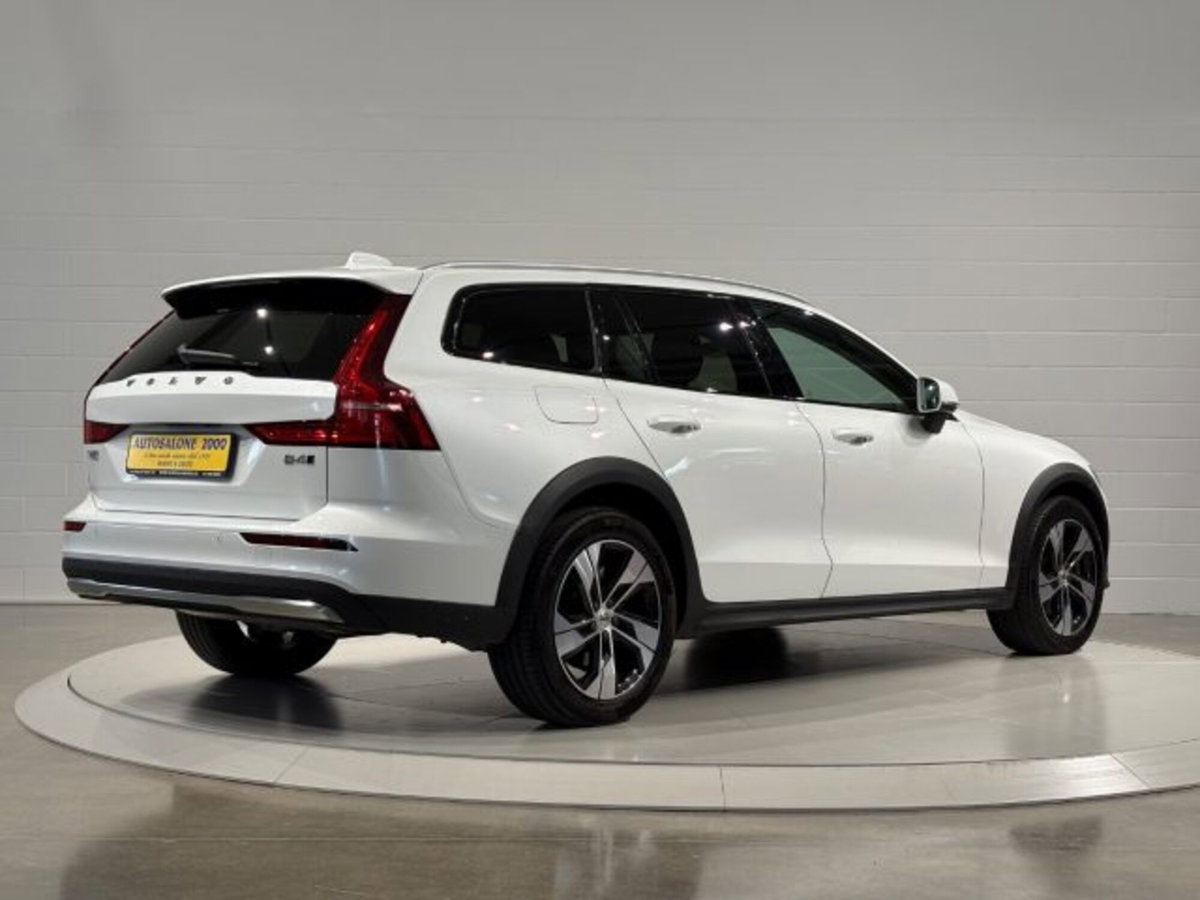 Volvo V60 Cross Country 2.0 b4 Plus awd auto (5)