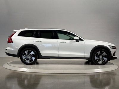 Volvo V60 Cross Country 2.0 b4 Plus awd auto (6)