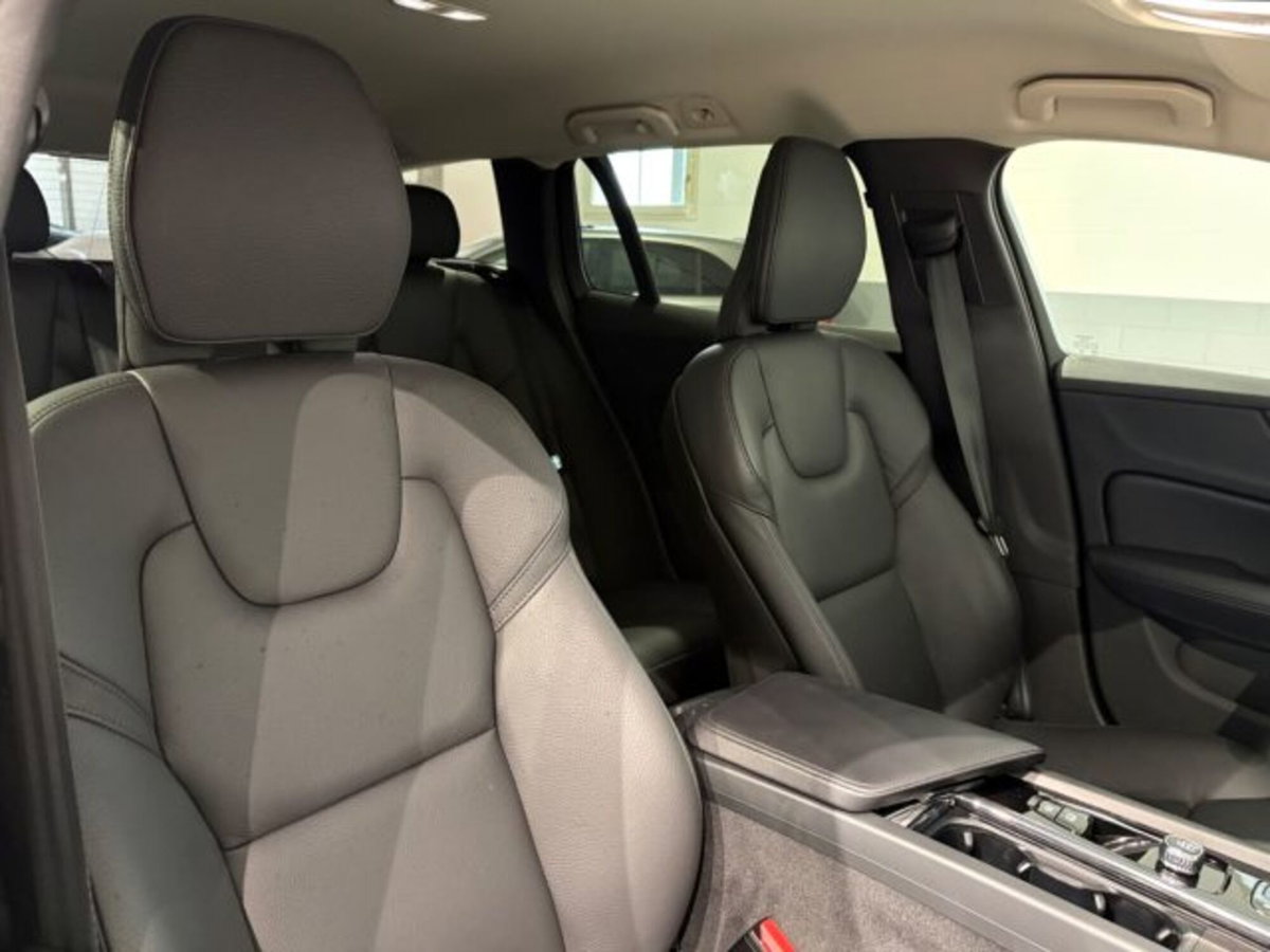 Volvo V60 Cross Country 2.0 b4 Plus awd auto (14)