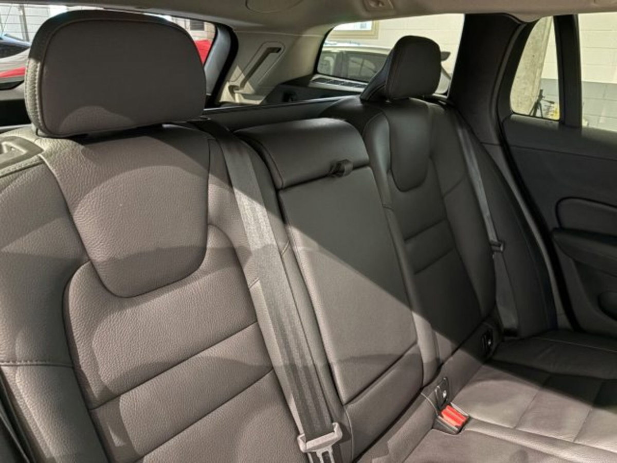 Volvo V60 Cross Country 2.0 b4 Plus awd auto (15)
