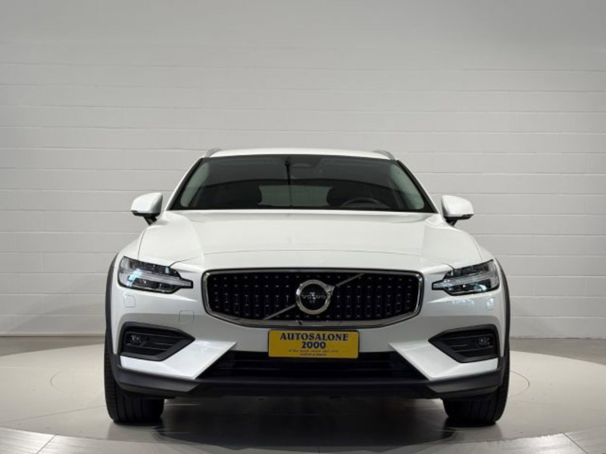 Volvo V60 Cross Country 2.0 b4 Plus awd auto (8)