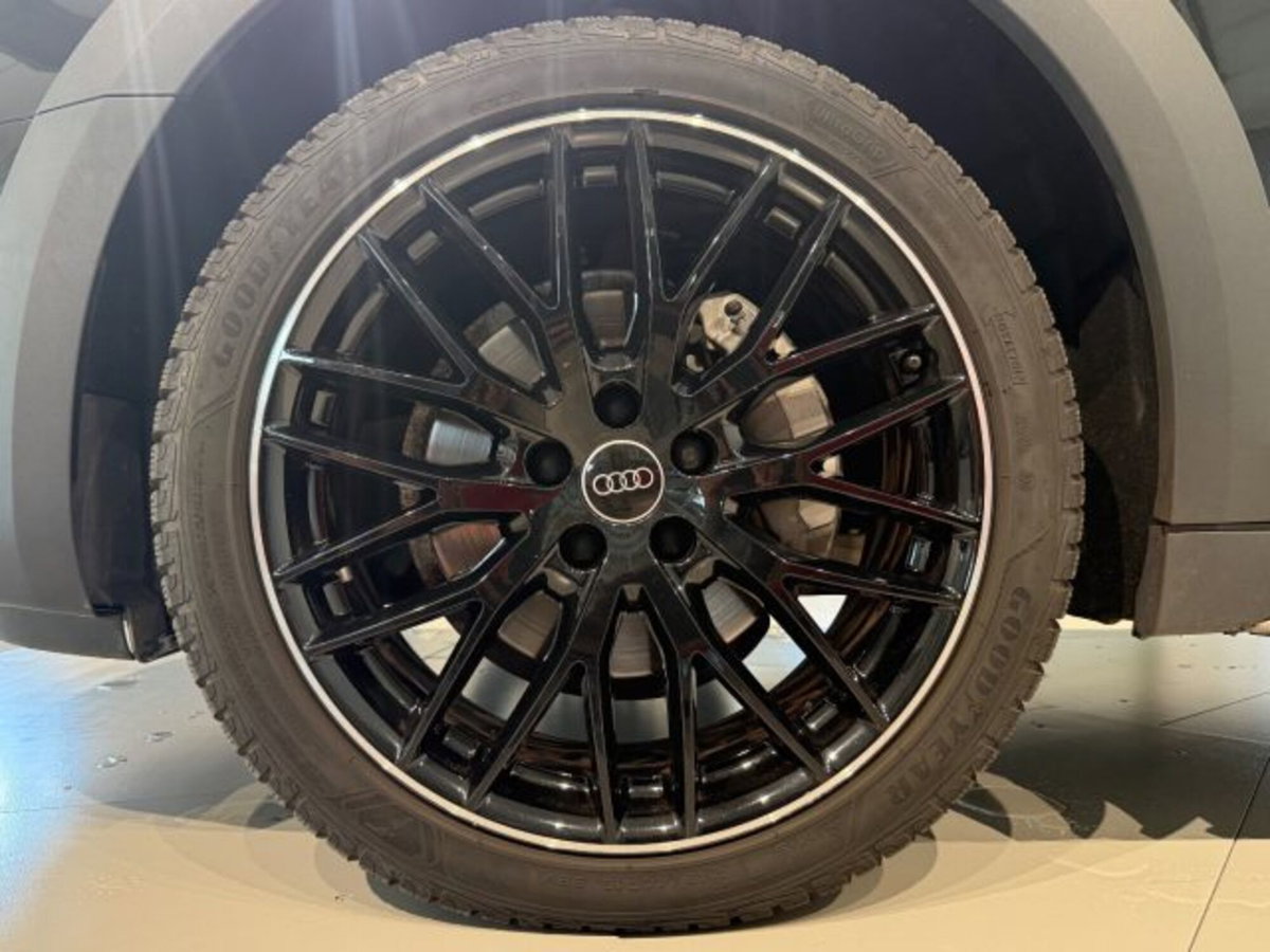 Audi A4 Allroad Allroad 40 2.0 tdi mhev Identity Contrast quattro 204cv s-tronic (9)