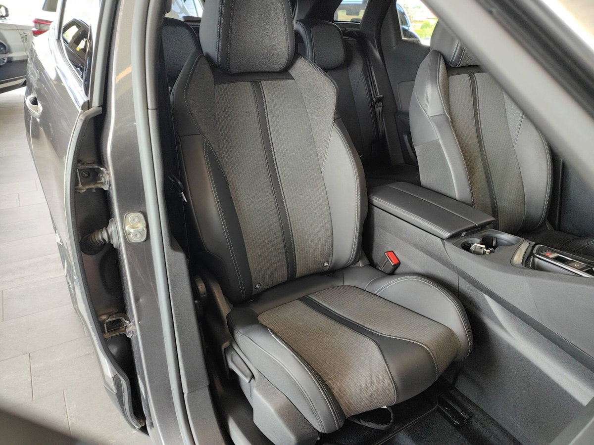 Peugeot 3008 BlueHDi 130 S&S EAT8 Allure (5)