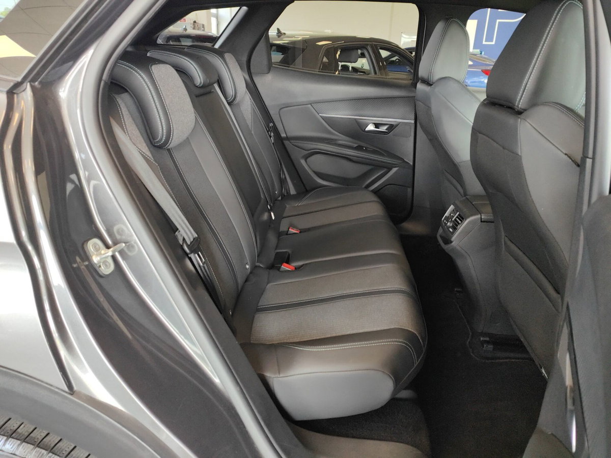 Peugeot 3008 BlueHDi 130 S&S EAT8 Allure (6)
