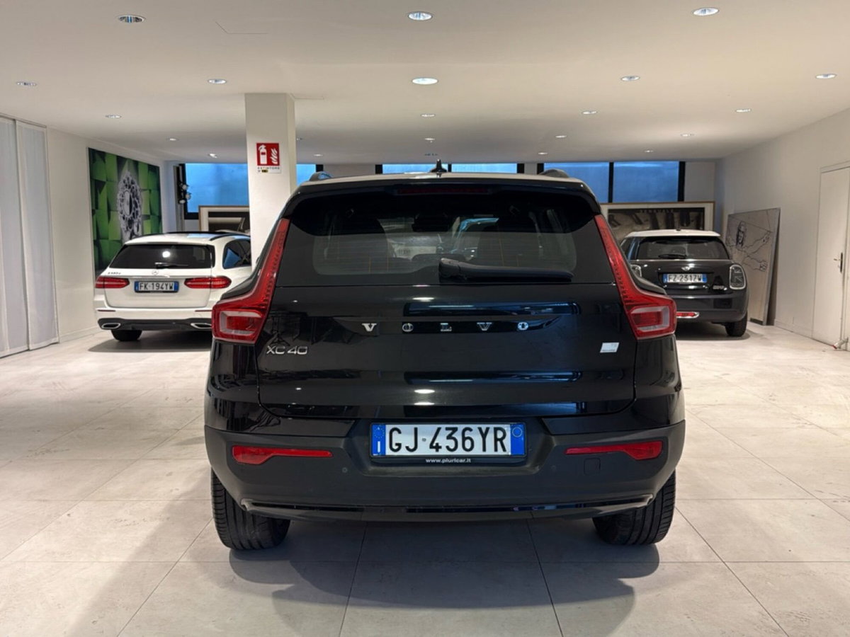 Volvo XC40 T5 Recharge Plug-in Hybrid R-design (16)