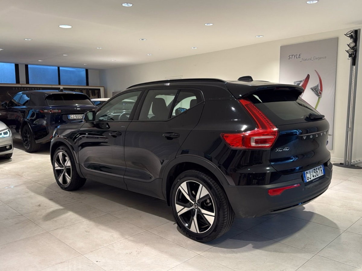 Volvo XC40 T5 Recharge Plug-in Hybrid R-design (6)
