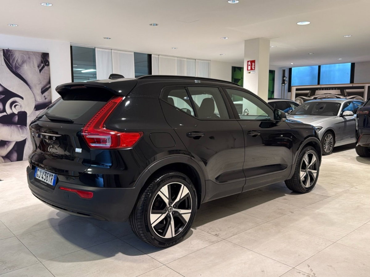Volvo XC40 T5 Recharge Plug-in Hybrid R-design (7)