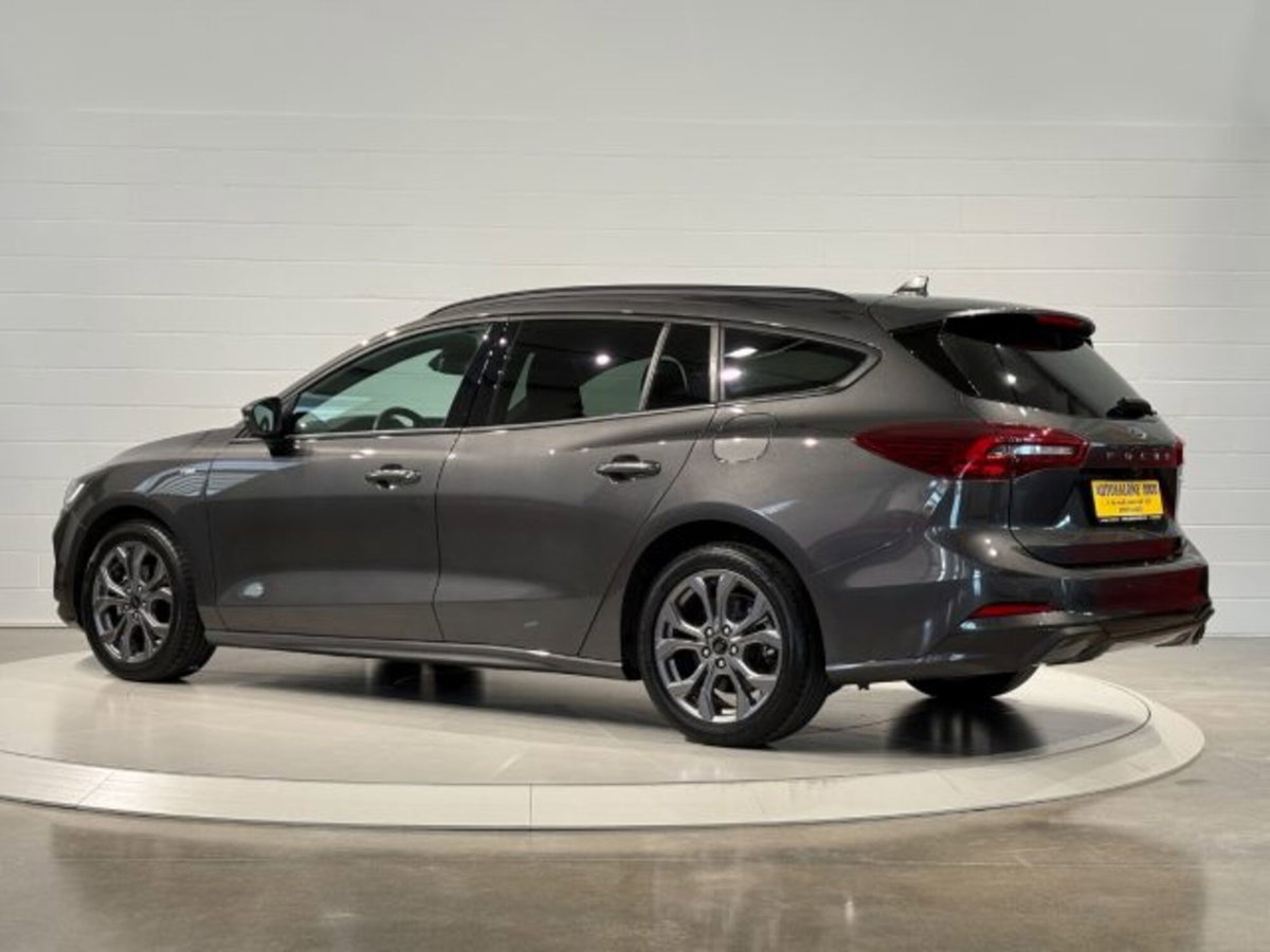 Ford Focus Station Wagon 1.0 EcoBoost Hybrid 125 CV SW ST-Line (3)