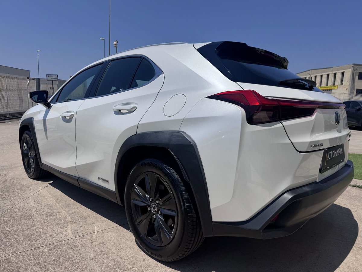 Lexus UX Hybrid 4WD Luxury (19)