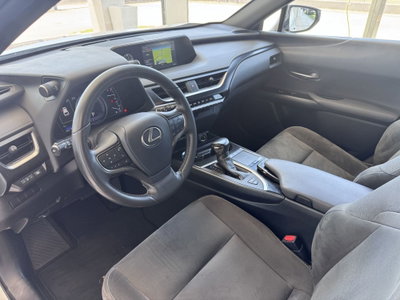 Lexus UX Hybrid 4WD Luxury (8)