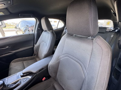 Lexus UX Hybrid 4WD Luxury (9)