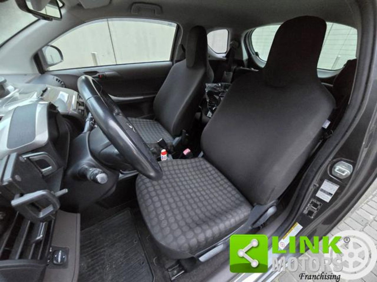 Toyota iQ 1.3 Executive (11)