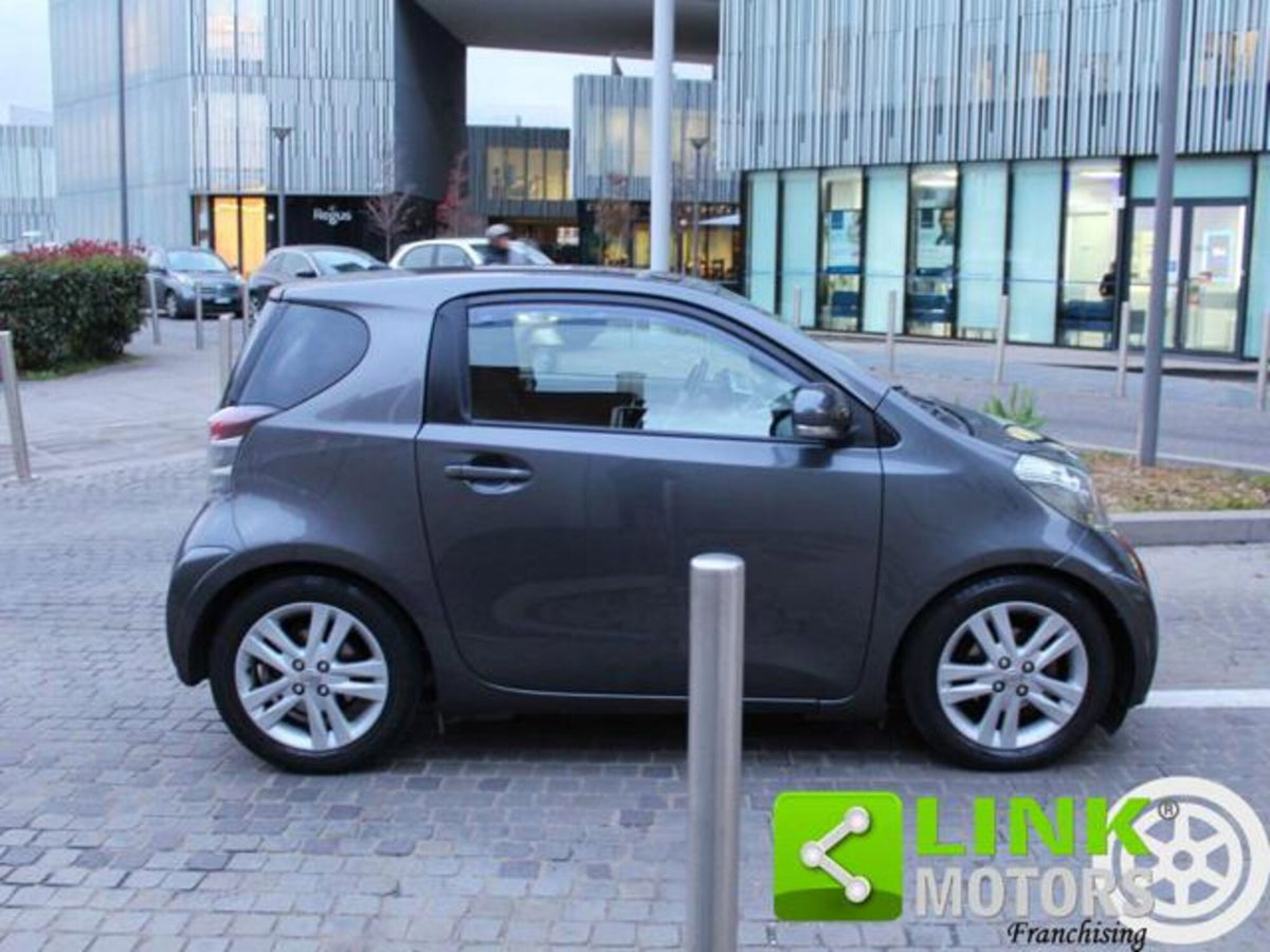Toyota iQ 1.3 Executive (3)
