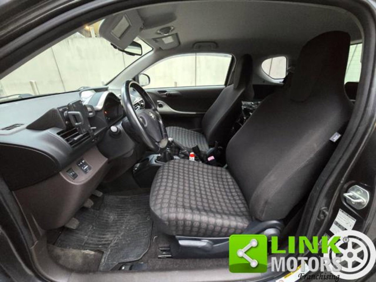 Toyota iQ 1.3 Executive (5)