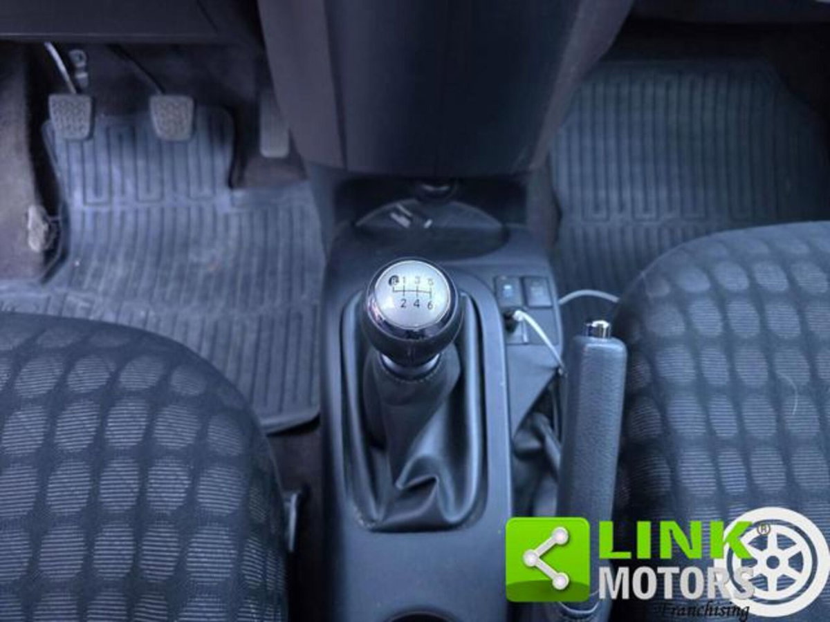 Toyota iQ 1.3 Executive (8)
