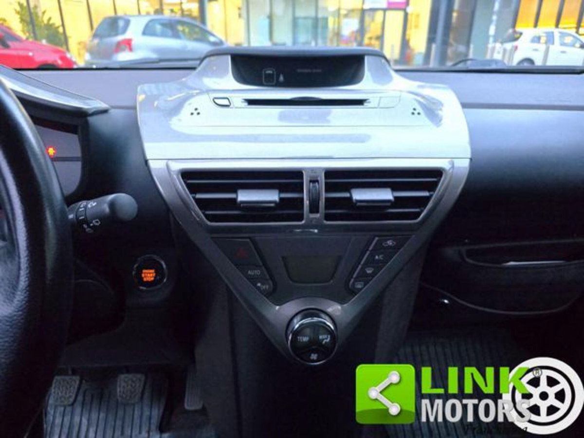 Toyota iQ 1.3 Executive (9)