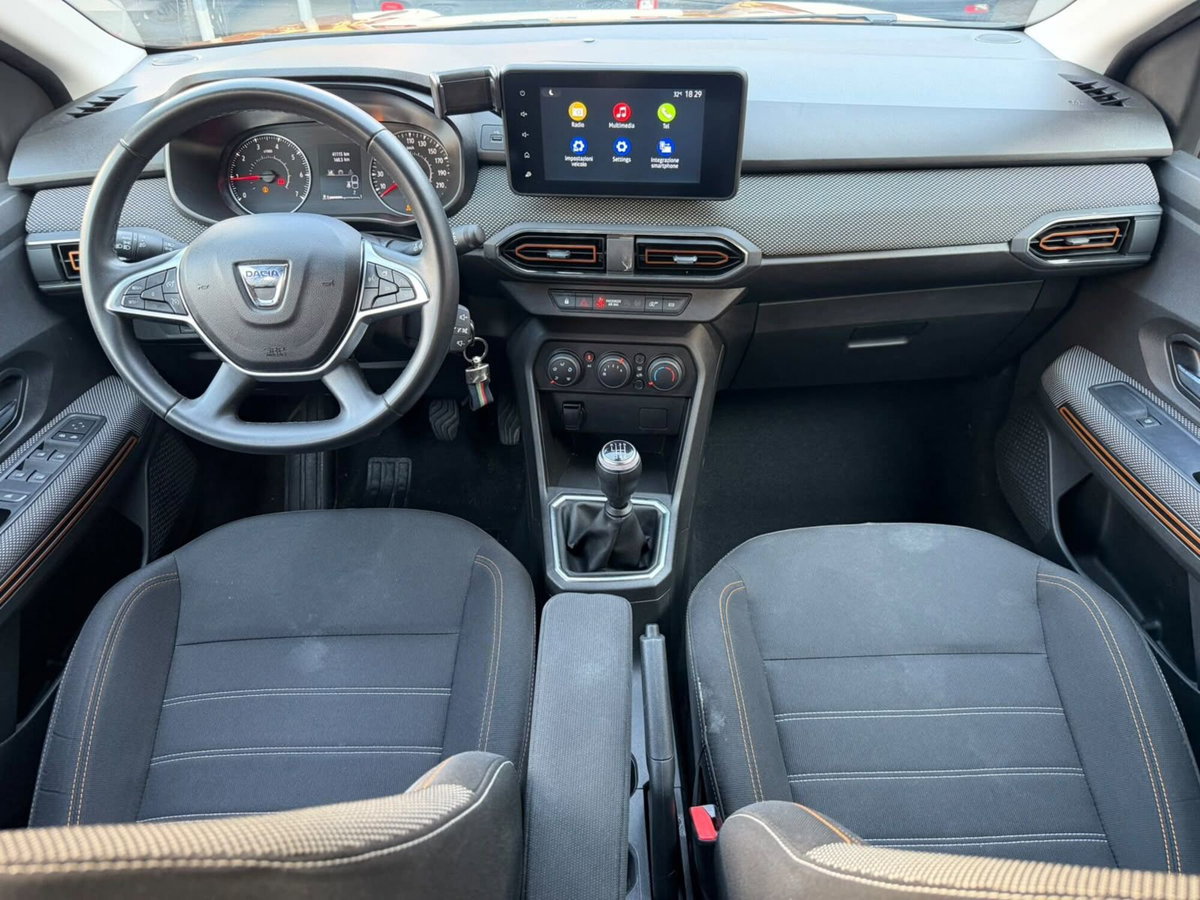 Dacia Sandero Stepway 1.0 TCe 100CV ECO-G 15th Anniversary (10)