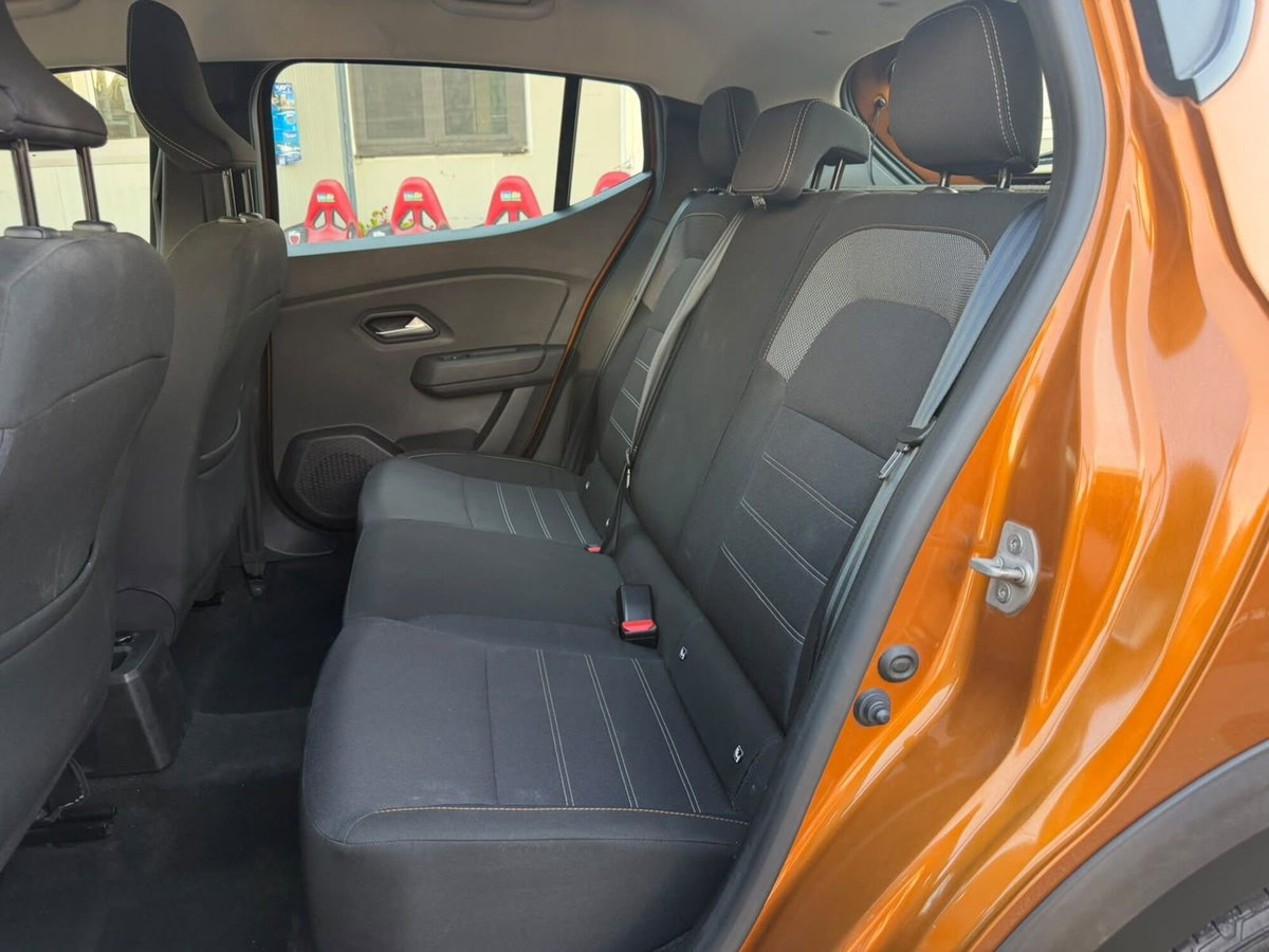 Dacia Sandero Stepway 1.0 TCe 100CV ECO-G 15th Anniversary (18)