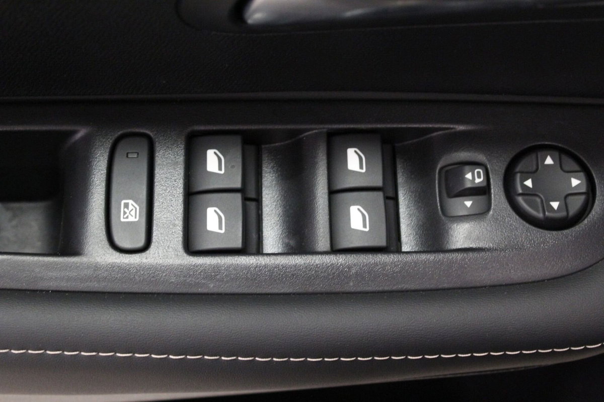 Peugeot 208 PureTech 100 Stop&Start 5 porte Allure (9)