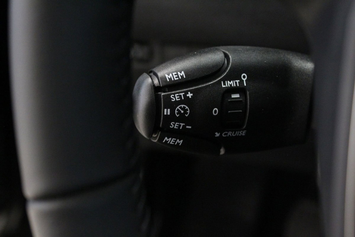 Peugeot 208 PureTech 100 Stop&Start 5 porte Allure (12)
