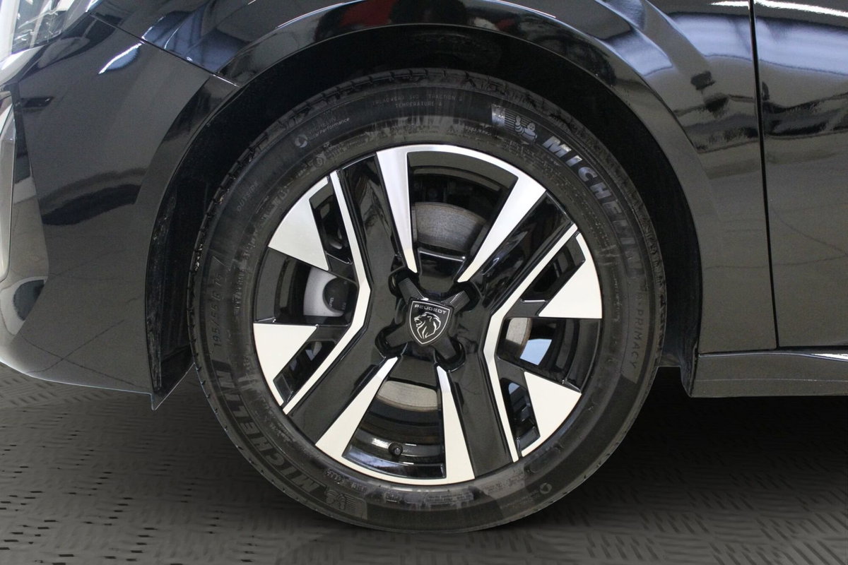 Peugeot 208 PureTech 100 Stop&Start 5 porte Allure (3)