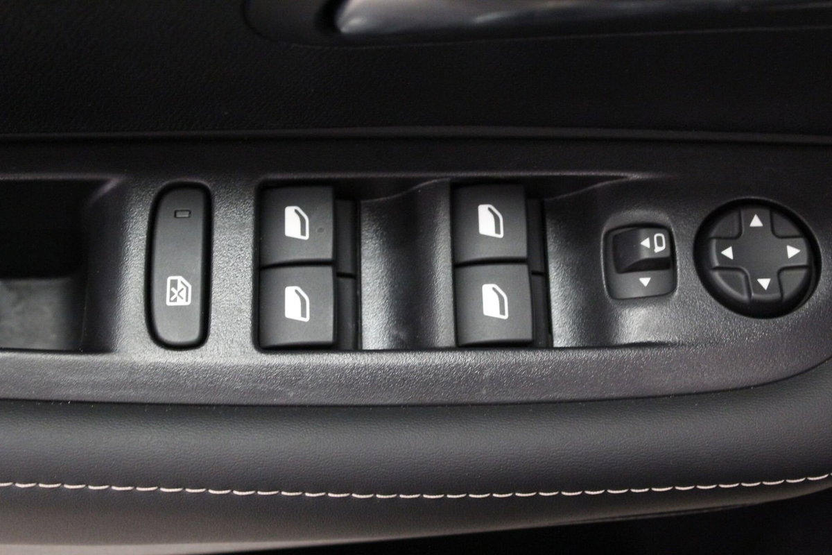 Peugeot 208 PureTech 100 Stop&Start 5 porte Allure (9)