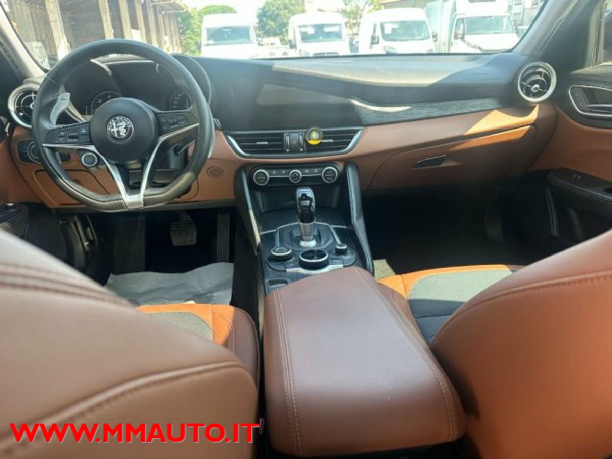 Alfa Romeo Giulia 2.2 Turbodiesel 190CV AT8 AWD Q4 B-Tech (10)