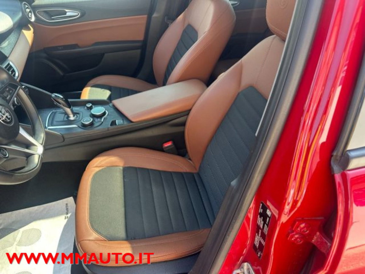 Alfa Romeo Giulia 2.2 Turbodiesel 190CV AT8 AWD Q4 B-Tech (13)