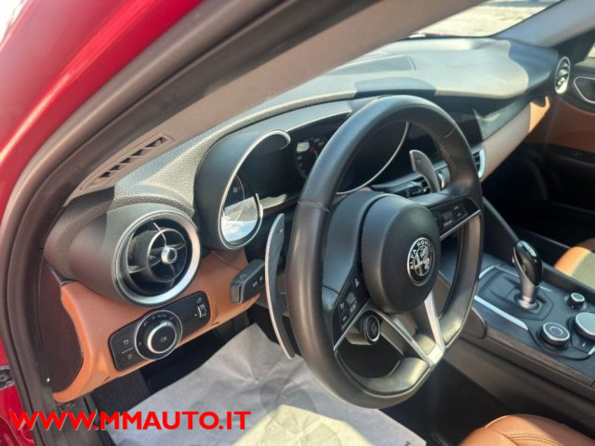 Alfa Romeo Giulia 2.2 Turbodiesel 190CV AT8 AWD Q4 B-Tech (14)