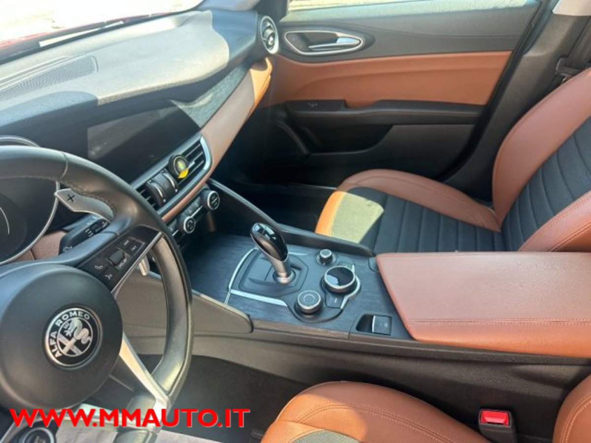 Alfa Romeo Giulia 2.2 Turbodiesel 190CV AT8 AWD Q4 B-Tech (15)