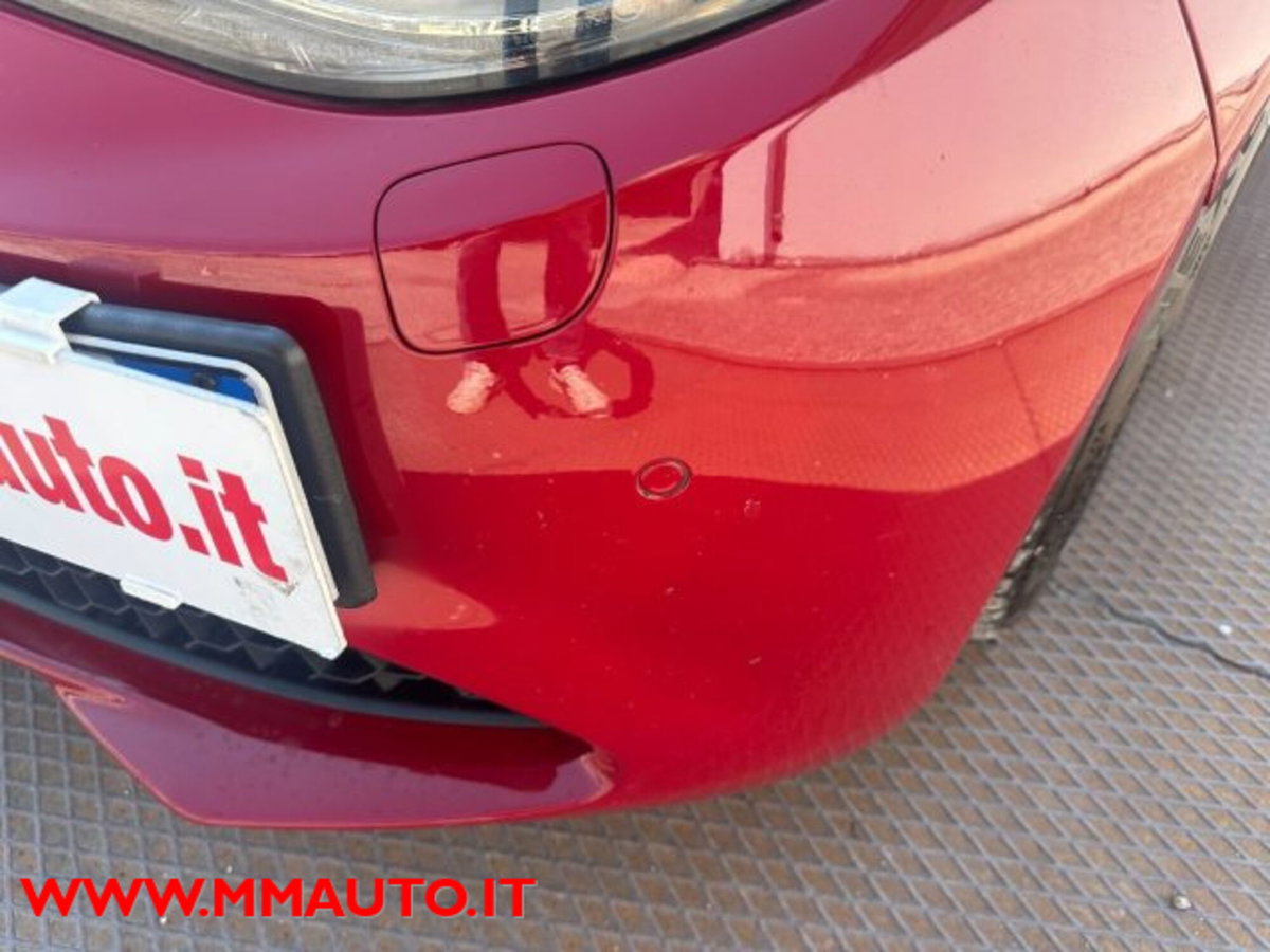 Alfa Romeo Giulia 2.2 Turbodiesel 190CV AT8 AWD Q4 B-Tech (4)