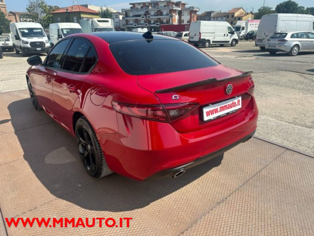 Alfa Romeo Giulia 2.2 Turbodiesel 190CV AT8 AWD Q4 B-Tech (5)