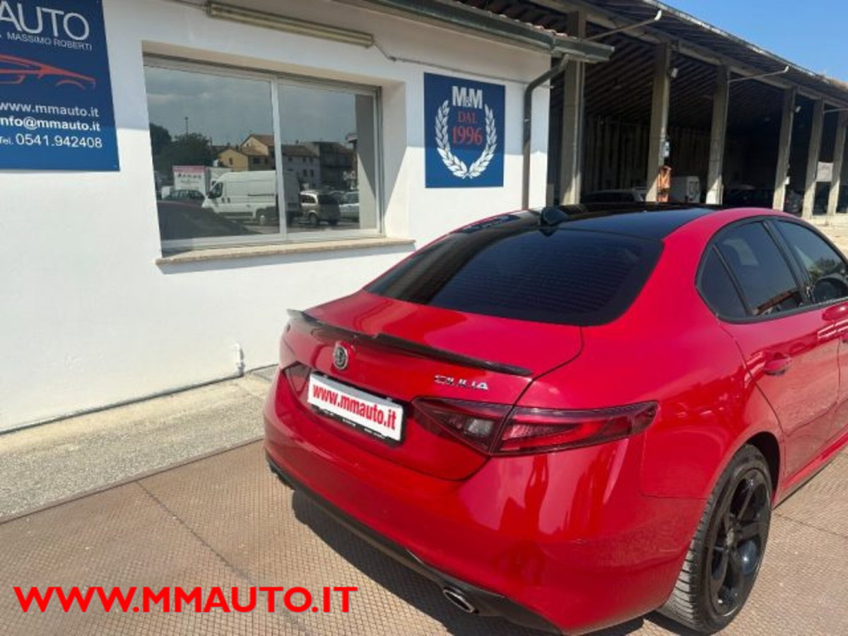 Alfa Romeo Giulia 2.2 Turbodiesel 190CV AT8 AWD Q4 B-Tech (6)