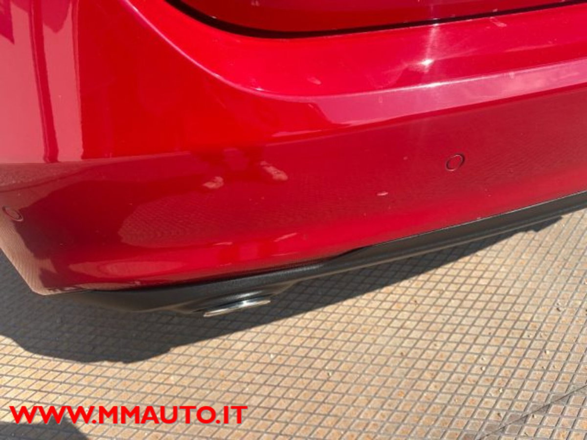 Alfa Romeo Giulia 2.2 Turbodiesel 190CV AT8 AWD Q4 B-Tech (7)