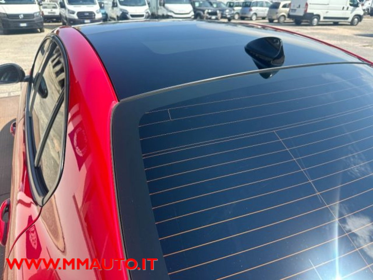 Alfa Romeo Giulia 2.2 Turbodiesel 190CV AT8 AWD Q4 B-Tech (8)