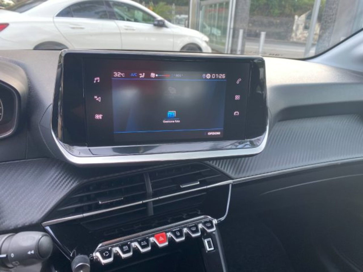 Peugeot 208 1.2 puretech Active s&s 75cv (13)