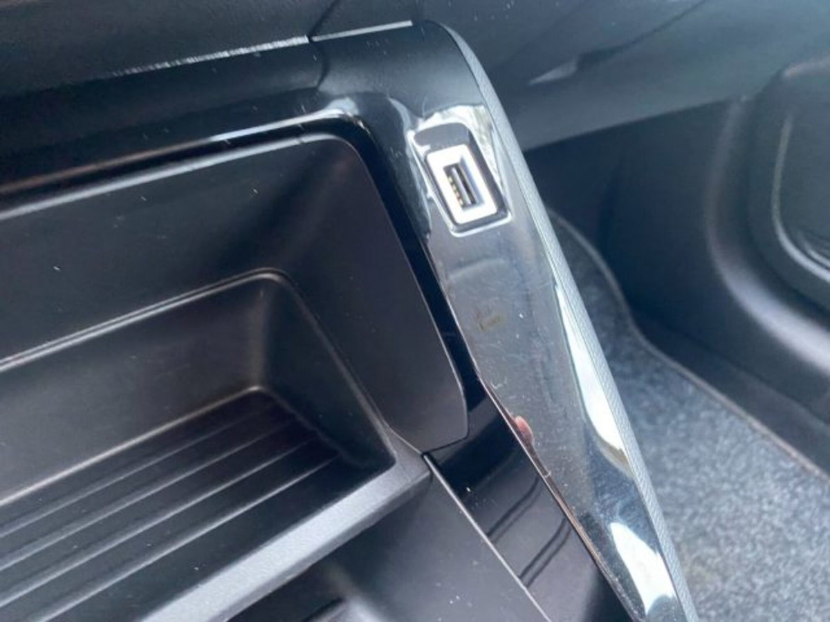 Peugeot 208 1.2 puretech Active s&s 75cv (15)